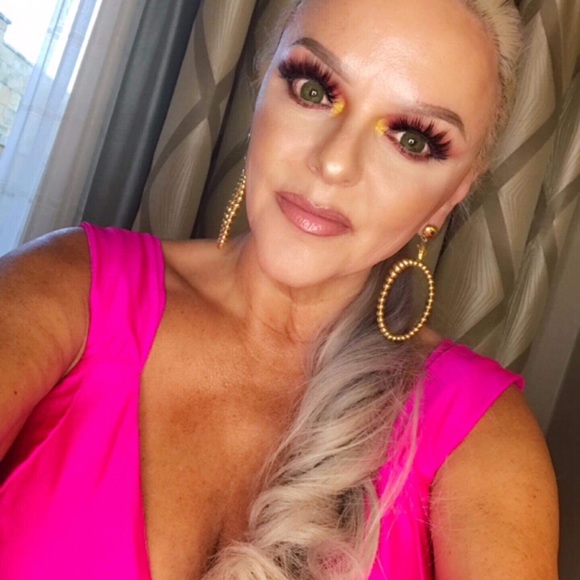 MEET YOUR POSHER - Picture 6 of 7